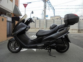 マジェスティ125FI リアケース付き